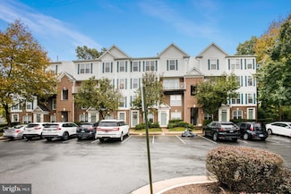 12765 Fair Crest Ct Unit 303, Fairfax, VA 22033
