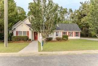 17 Ard Rd, Ray City, GA 31645