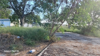 1013 Dona Dr, Corpus Christi, TX 78407