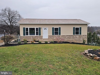 1920 Maylinn Dr, Chambersburg, PA 17202