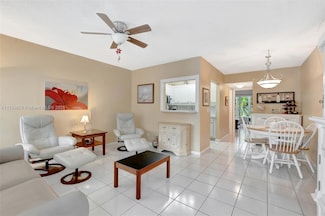 58 Oakridge E, Deerfield Beach, FL 33442