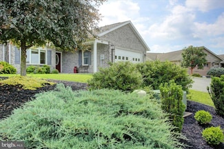181 Tobin Dr, Chambersburg, PA 17201