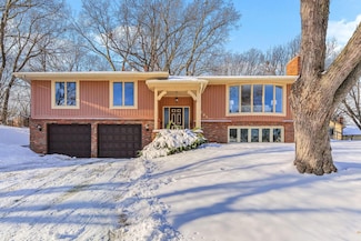 786 Torchwood Ct, New Brighton, MN 55112