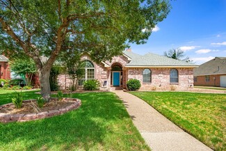 4330 Clayton St, Grand Prairie, TX 75052