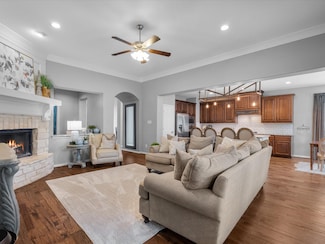 904 Cozy Hollow Ct, Friendswood, TX 77546
