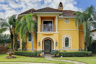 704 Harborside Way, Kemah, TX 77565