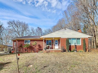 1032 Roberts Dr, Lancaster, SC 29720