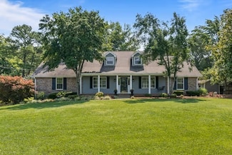 1111 Chickasaw Dr, Brentwood, TN 37027