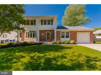 305 Holly Ave, Woodbury Heights, NJ 08097