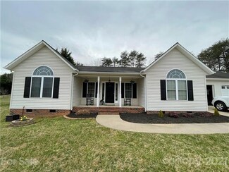 102 Freshfield Dr, Hudson, NC 28638