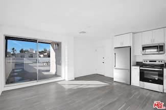 1610 S Beverly Glen Blvd Unit 11, Los Angeles, CA 90024