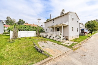 327 Klondike Dr, Latrobe, PA 15650