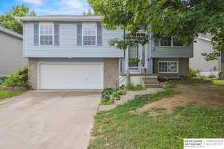 17737 Edna St, Omaha, NE 68136
