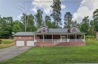 581 Valley Dr, Elkview, WV 25071