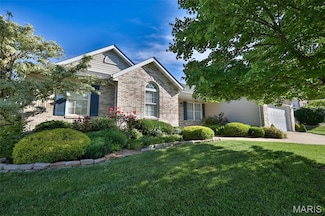 13 Annebriar Dr, Maryville, IL 62062