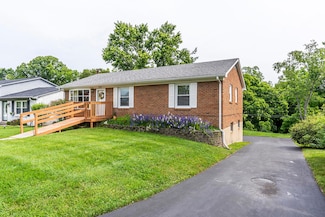 307 E Tiverton Way, Lexington, KY 40517