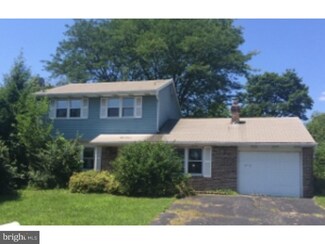 770 Wisteria Ave, Reading, PA 19606