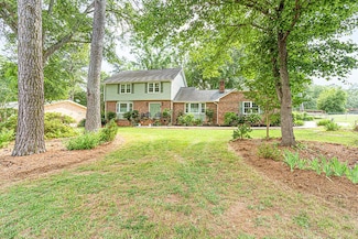 110 Bedford Rd, Greenwood, SC 29649