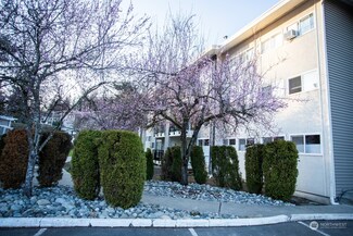 12701 NE 9th Place Unit D101, Bellevue, WA 98005