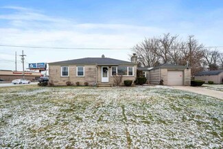 1324 White Oak Dr, South Bend, IN 46617