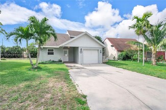 38 Tara Lakes Dr E, Boynton Beach, FL 33436