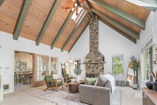 9734 Moore Dr, Cascade, ID 83611