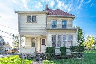 16 Hemstreet Ave, Mechanicville, NY 12118