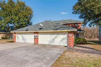 2804 Sunset Strip Dr, Glenn Heights, TX 75154