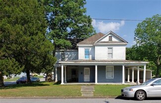 312 Lee St, Emporia, VA 23847