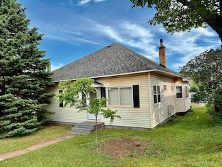 302 W Lead St, Bessemer, MI 49911
