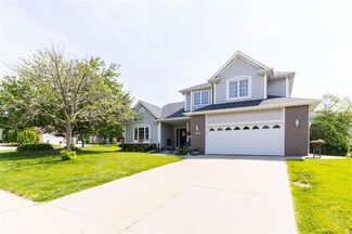 7129 Ridgedale Ct, Johnston, IA 50131
