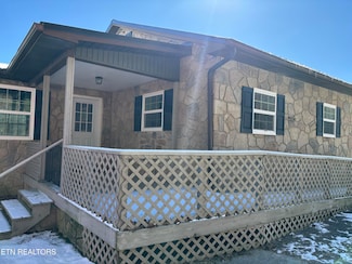 143 Mccully Ln, Lake City, TN 37769