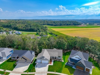 271 Vista Cir, River Falls, WI 54022