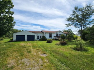 7430 Addison Rd, Masury, OH 44438