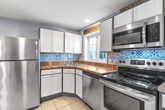 33 W Elmhurst Ave Unit B, Manchester, NH 03103