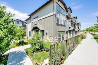 10376 S Beetdigger Blvd, Sandy, UT 84070