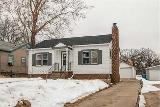 2421 Prospect Rd, Des Moines, IA 50310