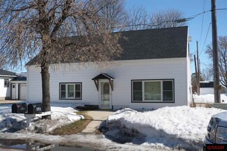360 6th St, Lafayette, MN 56054