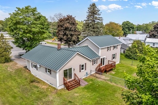 24 Locust St, Madison, ME 04950