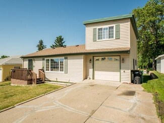 730 N 24th St, Bismarck, ND 58501