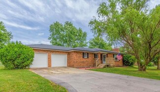 818 Tower Rd, Lebanon, MO 65536