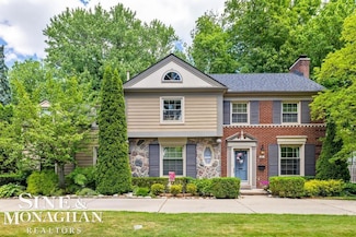 28 Hampton Rd, Grosse Pointe Shores, MI 48236