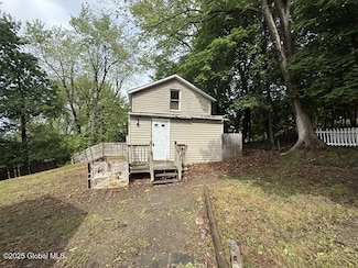 6 Seneca St, Troy, NY 12180