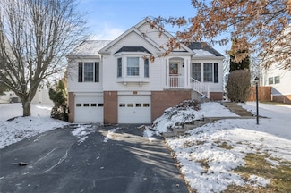 122 Trotwood Dr, Canonsburg, PA 15317