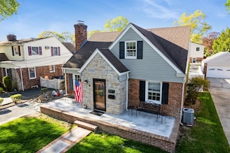 597 Rose Blvd, North Baldwin, NY 11510