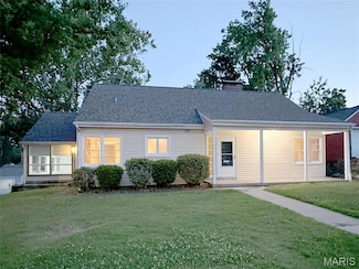 1001 Pike St, Saint Charles, MO 63301