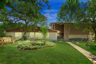 707 Scenic Dr, Baytown, TX 77521