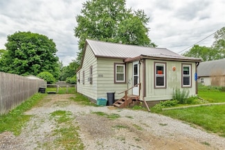 8793 Elmfort Ave SE, Waynesburg, OH 44688