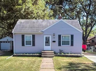 2528 4th Ave E, Saint Paul, MN 55109