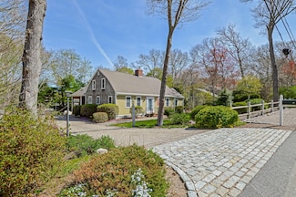 70 Ambleside Dr, Falmouth, MA 02540